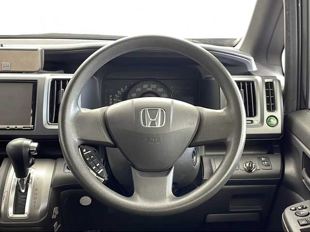 ホンダ ステップワゴン G 新潟県 2010(平22)年 10.6万km クリスタルブラックパール ALPINE製メモリナビ　/バックカメラ　/社外１５インチアルミホイール　/４WD/リモコンキー