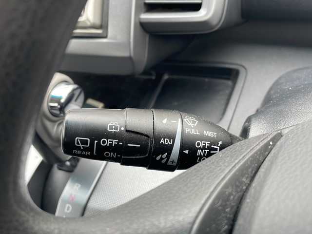 ホンダ フリード G ジャストセレクション 秋田県 2010(平22)年 10.9万km ポリッシュドメタルメタリック 登録時走行距離108269km/社外CDデッキ/ETC/片側パワースライド/格納ウィンカーミラー/フロントワイパーデザイアー/社外AW/純正フロアマット/ドアバイザー/オートライト/キセノンヘッドライト/リモコンキー/社外AWサマータイヤ積み込み