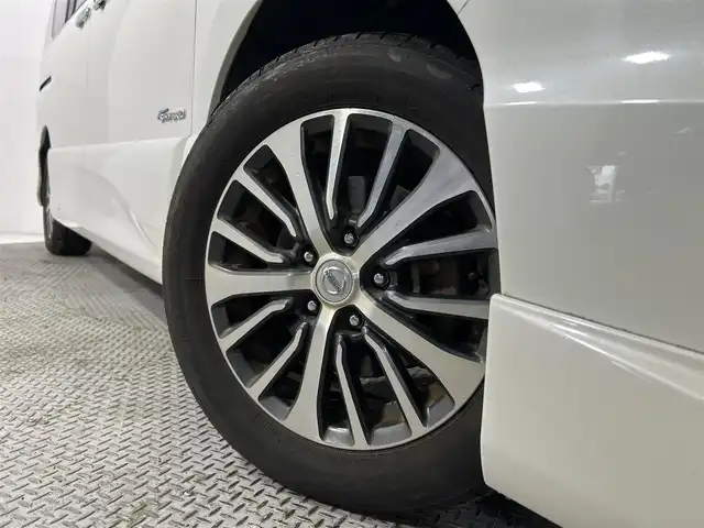 日産 セレナ HWS S HV Vエアロ+Sefty 大阪府 2015(平27)年 5.2万km ブリリアントホワイトパール 純正ナビ(フルセグ/DVD再生/Bluetooth) 360カメラ 後席モニター ETC 両側パワースライドドア 衝突軽減 クルコン クリアランスソナー レーンアシスト スマートキー Pスタート