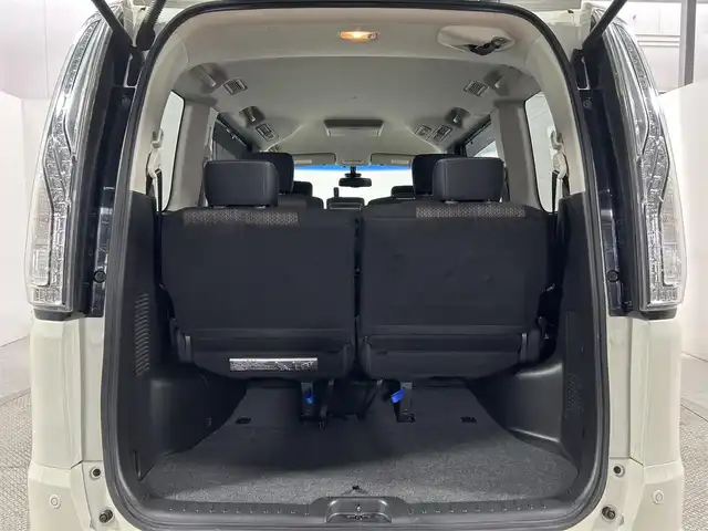 日産 セレナ HWS S HV Vエアロ+Sefty 大阪府 2015(平27)年 5.2万km ブリリアントホワイトパール 純正ナビ(フルセグ/DVD再生/Bluetooth) 360カメラ 後席モニター ETC 両側パワースライドドア 衝突軽減 クルコン クリアランスソナー レーンアシスト スマートキー Pスタート