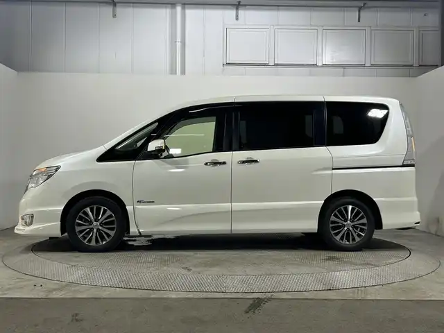 日産 セレナ HWS S HV Vエアロ+Sefty 大阪府 2015(平27)年 5.2万km ブリリアントホワイトパール 純正ナビ(フルセグ/DVD再生/Bluetooth) 360カメラ 後席モニター ETC 両側パワースライドドア 衝突軽減 クルコン クリアランスソナー レーンアシスト スマートキー Pスタート