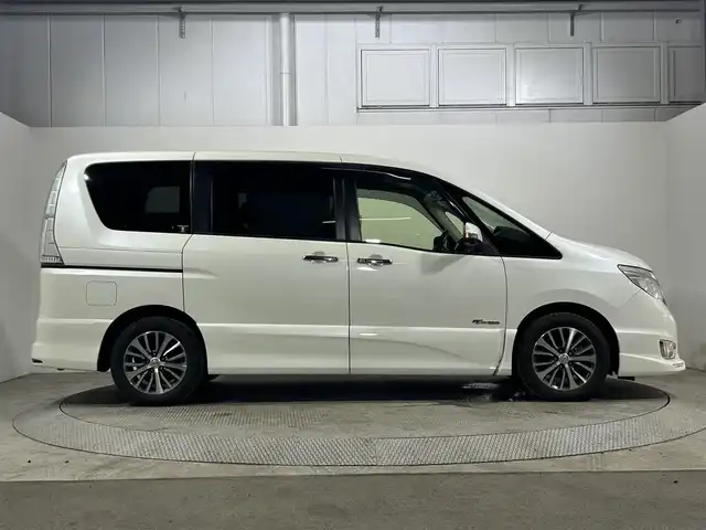 日産 セレナ HWS S HV Vエアロ+Sefty 大阪府 2015(平27)年 5.2万km ブリリアントホワイトパール 純正ナビ(フルセグ/DVD再生/Bluetooth) 360カメラ 後席モニター ETC 両側パワースライドドア 衝突軽減 クルコン クリアランスソナー レーンアシスト スマートキー Pスタート