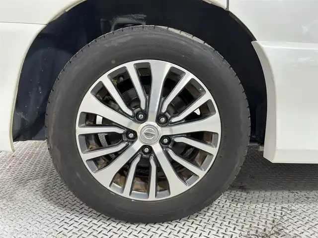 日産 セレナ HWS S HV Vエアロ+Sefty 大阪府 2015(平27)年 5.2万km ブリリアントホワイトパール 純正ナビ(フルセグ/DVD再生/Bluetooth) 360カメラ 後席モニター ETC 両側パワースライドドア 衝突軽減 クルコン クリアランスソナー レーンアシスト スマートキー Pスタート