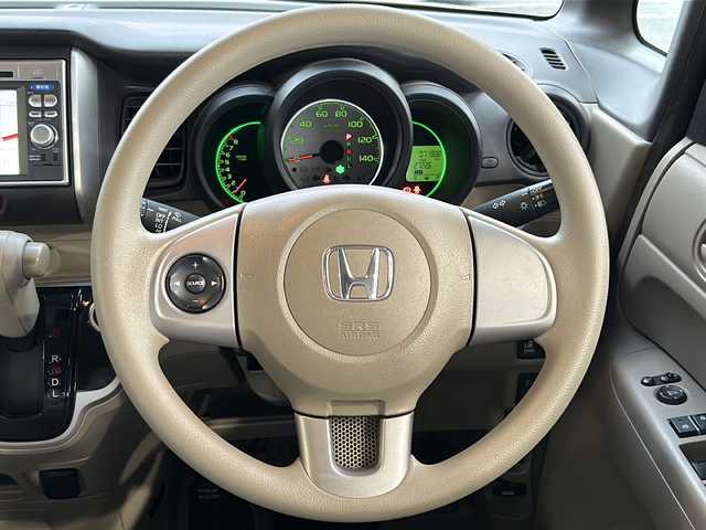 ホンダ Ｎ ＢＯＸ G Lパッケージ 愛媛県 2012(平24)年 7.2万km ヒダマリアイボリーパール 純正ナビ/バックカメラ/横滑り防止装置/スマートキー/プッシュスタート/ステアリングスイッチ