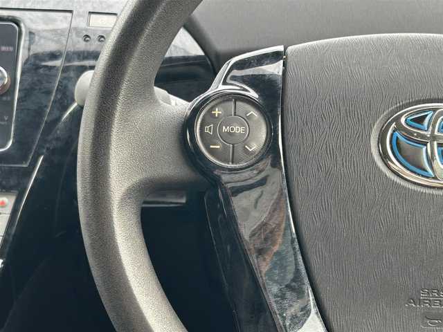 トヨタ プリウス S 広島県 2013(平25)年 15.4万km ブラック 純正ナビ/「CD/DVD/Bluetooth」/バックカメラ/ETC/一時停止案内/HIDヘッドライト/フォグライト/オートライト/プッシュスタート/純正15インチAW/純正フロアマット/保証書