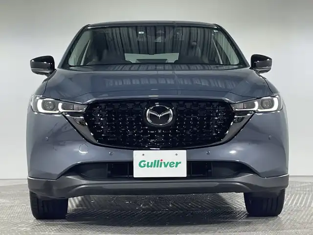 マツダ ＣＸ－５ XD ブラックトーンエディション 神奈川県 2022(令4)年 2.2万km ポリメタルグレーM ディーゼルターボ/マツダコネクトSDナビゲーション/フルセグ　Bluetooth　USB　/360度ビューカメラ/ヘッドアップディスプレイ/パワーバックドア/i-ACTIVSENSE/アドバンスドスマートシティブレーキサポート/スマートブレーキサポート/マツダレーダークルーズコントロール/AT誤発進抑制制御/車線逸脱警報システム/レーンキープアシストシステム/アダブティブLEDヘッドライト/ドライバーアテンションアラート/ブラインドスポットモニタリング/交通標識認識システム/リアクロストラフィックアラート/アイドリングストップ/前後ソナー/ハーフレザーシート/運転席パワーシート/ポジションメモリー/前席シートヒーター/革巻きステアリング/パドルシフト/ステアリングスイッチ/社外前方ドライブレコーダー/社外ETC/電動パーキングブレーキ/オートブレーキホールド/プッシュスタート/スマートキー/オートライト/フロントフォグランプ/純正19インチアルミホイール/純正リアスポイラー/取説　保証書　スペアキー