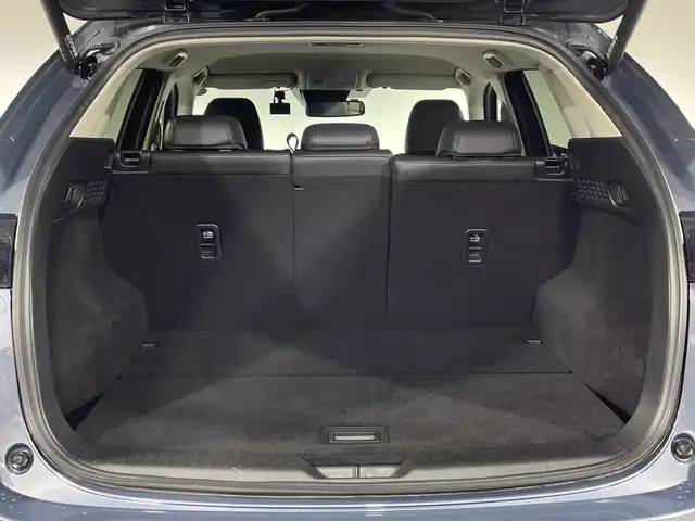 マツダ ＣＸ－５ XD ブラックトーンエディション 神奈川県 2022(令4)年 2.2万km ポリメタルグレーM ディーゼルターボ/マツダコネクトSDナビゲーション/フルセグ　Bluetooth　USB　/360度ビューカメラ/ヘッドアップディスプレイ/パワーバックドア/i-ACTIVSENSE/アドバンスドスマートシティブレーキサポート/スマートブレーキサポート/マツダレーダークルーズコントロール/AT誤発進抑制制御/車線逸脱警報システム/レーンキープアシストシステム/アダブティブLEDヘッドライト/ドライバーアテンションアラート/ブラインドスポットモニタリング/交通標識認識システム/リアクロストラフィックアラート/アイドリングストップ/前後ソナー/ハーフレザーシート/運転席パワーシート/ポジションメモリー/前席シートヒーター/革巻きステアリング/パドルシフト/ステアリングスイッチ/社外前方ドライブレコーダー/社外ETC/電動パーキングブレーキ/オートブレーキホールド/プッシュスタート/スマートキー/オートライト/フロントフォグランプ/純正19インチアルミホイール/純正リアスポイラー/取説　保証書　スペアキー