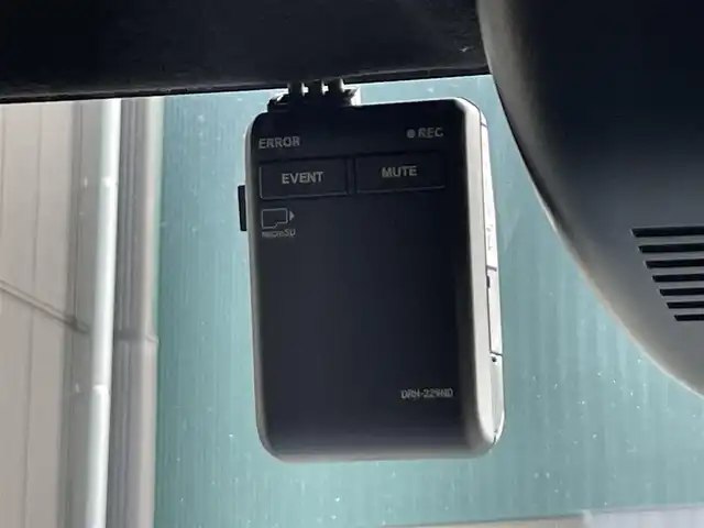 ホンダ Ｎ ＢＯＸ カスタム 滋賀県 2024(令6)年 0.1万km ミッドナイトブルービームM 禁煙車/純正9型ナビ/（BT/CD/DVD/AppleCarPlay/AndroidAuto/フルセグ）/片側電動スライドドア/前方ドライブレコーダー/バックカメラ/ETC/ホンダセンシング/・衝突軽減ブレーキ（CMBS）/・誤発進抑制機能（前方・後方）/・歩行者事故低減ステアリング/・路外逸脱抑制機能/・アダプティブクルーズコントロール（ACC）/・車線維持支援システム（LKAS）/・先行車発進お知らせ機能/・標識認識機能/・オートハイビーム/電動パーキング/オートホールド/オートエアコン/USB（Type-A/Type-C）/スマートキー/スペアキー/オートライト/LEDヘッドライト