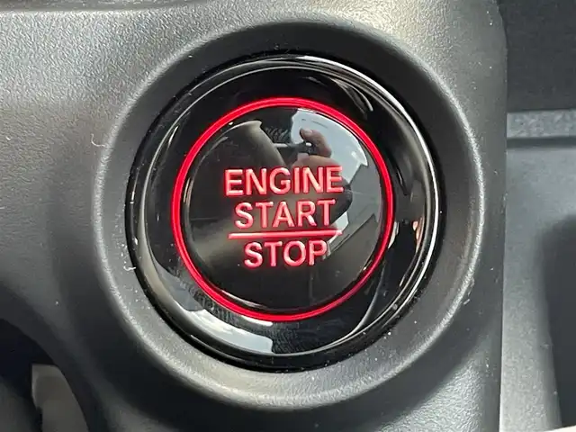 ホンダ Ｎ ＢＯＸ カスタム 滋賀県 2024(令6)年 0.1万km ミッドナイトブルービームM 禁煙車/純正9型ナビ/（BT/CD/DVD/AppleCarPlay/AndroidAuto/フルセグ）/片側電動スライドドア/前方ドライブレコーダー/バックカメラ/ETC/ホンダセンシング/・衝突軽減ブレーキ（CMBS）/・誤発進抑制機能（前方・後方）/・歩行者事故低減ステアリング/・路外逸脱抑制機能/・アダプティブクルーズコントロール（ACC）/・車線維持支援システム（LKAS）/・先行車発進お知らせ機能/・標識認識機能/・オートハイビーム/電動パーキング/オートホールド/オートエアコン/USB（Type-A/Type-C）/スマートキー/スペアキー/オートライト/LEDヘッドライト