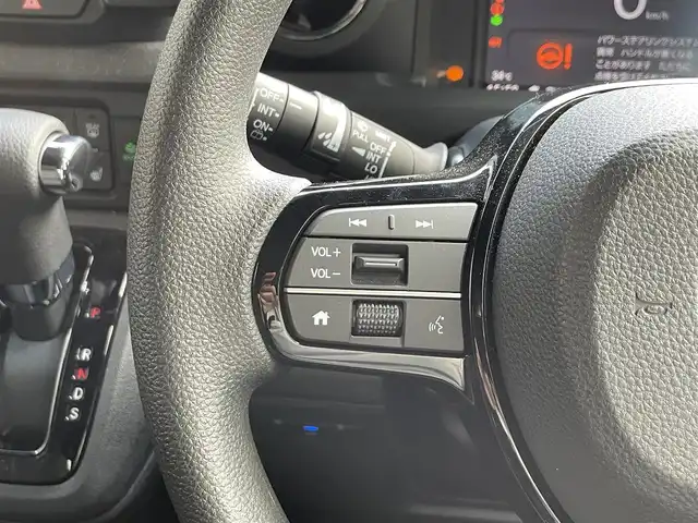 ホンダ Ｎ ＢＯＸ カスタム 滋賀県 2024(令6)年 0.1万km ミッドナイトブルービームM 禁煙車/純正9型ナビ/（BT/CD/DVD/AppleCarPlay/AndroidAuto/フルセグ）/片側電動スライドドア/前方ドライブレコーダー/バックカメラ/ETC/ホンダセンシング/・衝突軽減ブレーキ（CMBS）/・誤発進抑制機能（前方・後方）/・歩行者事故低減ステアリング/・路外逸脱抑制機能/・アダプティブクルーズコントロール（ACC）/・車線維持支援システム（LKAS）/・先行車発進お知らせ機能/・標識認識機能/・オートハイビーム/電動パーキング/オートホールド/オートエアコン/USB（Type-A/Type-C）/スマートキー/スペアキー/オートライト/LEDヘッドライト