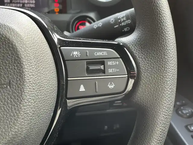 ホンダ Ｎ ＢＯＸ カスタム 滋賀県 2024(令6)年 0.1万km ミッドナイトブルービームM 禁煙車/純正9型ナビ/（BT/CD/DVD/AppleCarPlay/AndroidAuto/フルセグ）/片側電動スライドドア/前方ドライブレコーダー/バックカメラ/ETC/ホンダセンシング/・衝突軽減ブレーキ（CMBS）/・誤発進抑制機能（前方・後方）/・歩行者事故低減ステアリング/・路外逸脱抑制機能/・アダプティブクルーズコントロール（ACC）/・車線維持支援システム（LKAS）/・先行車発進お知らせ機能/・標識認識機能/・オートハイビーム/電動パーキング/オートホールド/オートエアコン/USB（Type-A/Type-C）/スマートキー/スペアキー/オートライト/LEDヘッドライト