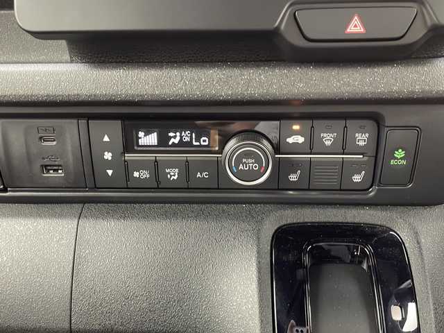 ホンダ Ｎ ＢＯＸ カスタム 大阪府 2024(令6)年 0.1万km ミッドナイトブルービームM 禁煙車/純正9型ナビ/（BT/CD/DVD/AppleCarPlay/AndroidAuto/フルセグ）/片側電動スライドドア/前方ドライブレコーダー/バックカメラ/ETC/ホンダセンシング/・衝突軽減ブレーキ（CMBS）/・誤発進抑制機能（前方・後方）/・歩行者事故低減ステアリング/・路外逸脱抑制機能/・アダプティブクルーズコントロール（ACC）/・車線維持支援システム（LKAS）/・先行車発進お知らせ機能/・標識認識機能/・オートハイビーム/電動パーキング/オートホールド/オートエアコン/USB（Type-A/Type-C）/サンシェード/オートリトラミラー/D/N席シートヒーター/スマートキー/スペアキー/オートライト/LEDヘッドライト