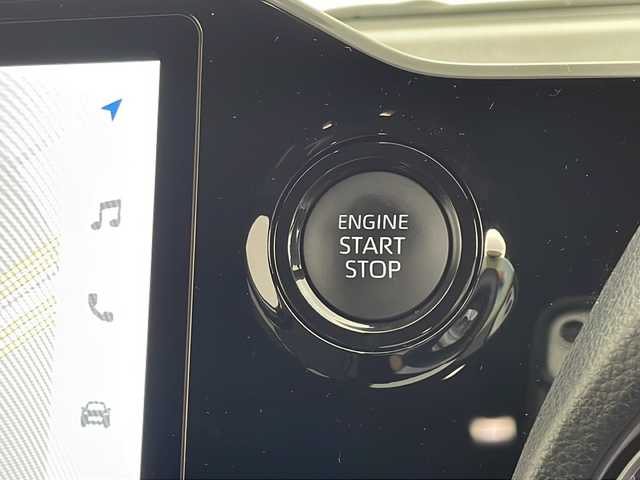 トヨタ ヴォクシー S－Z 千葉県 2024(令6)年 0.7万km ホワイトパールクリスタルシャイン 禁煙車/純正8インチディスプレイオーディオ（コネクティットナビ対応）/フルセグTV　Bluetooth　CD/バックカメラ/全方位カメラ/両側パワースライドドア/ビルトインETC2.0/オートライト/オートハイビーム/LEDヘッドライト/トヨタセーフティセンス/・レーンディパーチャーアラート/・ブラインドスポットモニター/・プリクラッシュセーフティ/・プロアクティブドライビングアシスト/・パーキングサポートブレーキ/・ロードサインアシスト/・レーダークルーズコントロール/コーナーセンサー/電子パーキング/ブレーキホールド/シートヒーター/ハンドルヒーター/パワーバックドア/オートリトラミラー/USB　タイプC　HDMI/純正アルミホイール/純正フロアマット/スマートキー