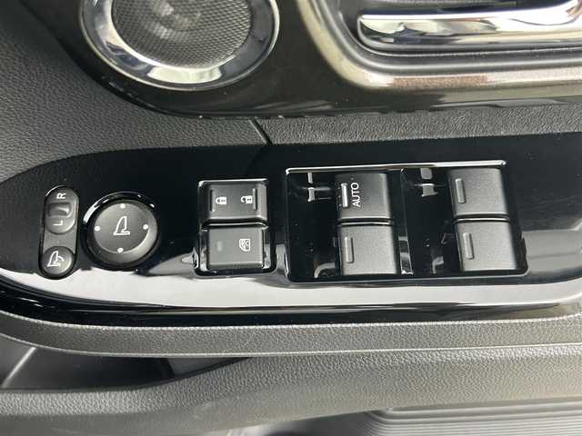 ホンダ Ｎ ＢＯＸ カスタム G L ホンダセンシング 大阪府 2019(令1)年 6.5万km クリスタルブラックパール ”(株)IDOMが運営する【じしゃロン堺店】の自社ローン専用車両になります。/こちらは現金またはオートローンご利用時の価格です。自社ローンご希望の方は別途その旨お申付け下さい”