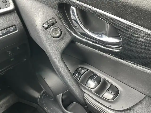 日産 エクストレイル ハイブリッド 20X エマージェンシーブレーキ 長崎県 2015(平27)年 7.8万km ブリリアントホワイトパール (株)IDOMが運営する【じしゃロン長崎店】の自社ローン専用車両になりますこちらは現金またはオートローンご利用時の価格です。自社ローンご希望の方は別途その旨お申付け下さい