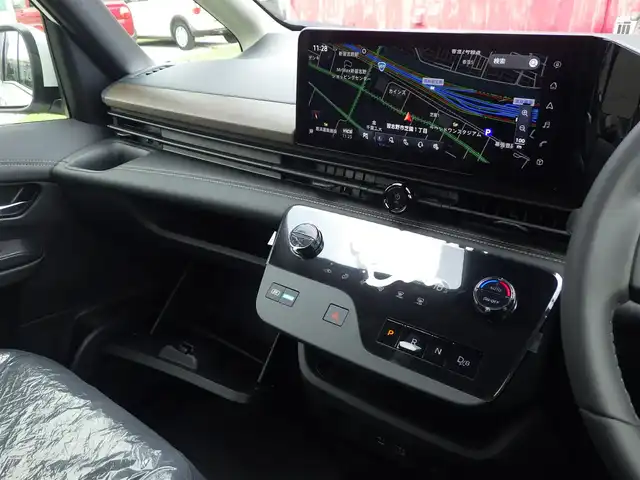 日産 セレナ e－パワー ハイウェイスター V 千葉県 2025(令7)年 0.1千km プリズムホワイト e-POWER　ハイウエイスターV　ヘッドランプ オートレベライザー+アダプティブLEDヘッドライトシステム+インテリジェント アラウンドビューモニター（移動物 検知機能付）+インテリジェント ルームミラー+アドバンスドドライブアシストディスプレイ（12.3インチカラーディスプレイ）+統合型インターフェースディスプレイ+ワイヤレス充電器+6スピーカー+NissanConnectナビゲーションシステム（地デジ内蔵）+車載通信ユニット（TCU［Telematics Control Unit］）+ETC2.0ユニット（ビルトインタイプ）+ドライブレコーダー（前後セット）+プロパイロット（ナビリンク機能付）+プロパイロット緊急停止支援システム（SOSコール機能付）+SOSコール（488/400円）後席専用モニターHDMI NissanConnectナビ付車用(125400円)/エマージェンシーブレーキ/プロパイロット/インテリジェントクルーズコントロール/インテリジェントルームミラー/ハンズフリー両側パワースライドドア/ワイヤレス充電/純正コネクトナビ/地デジTV/【Bluetooth接続】/アラウンドビューモニター/フリップダウンモニター/ドライブレコーダー/ETC（2.0）