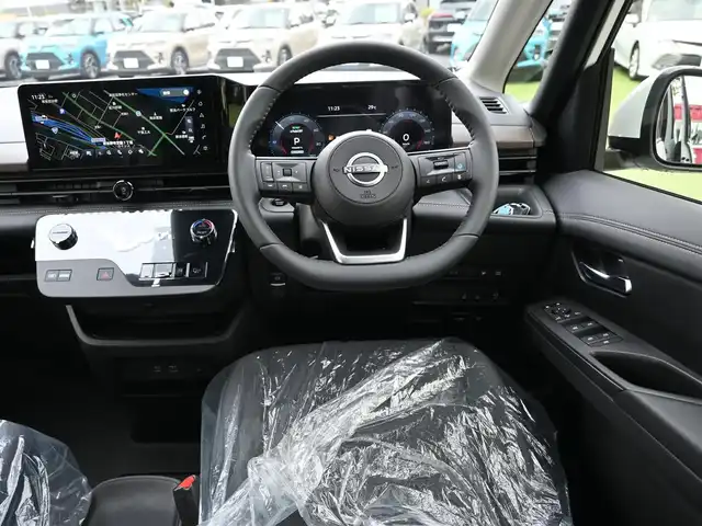 日産 セレナ e－パワー ハイウェイスター V 千葉県 2025(令7)年 0.1千km プリズムホワイト e-POWER　ハイウエイスターV　ヘッドランプ オートレベライザー+アダプティブLEDヘッドライトシステム+インテリジェント アラウンドビューモニター（移動物 検知機能付）+インテリジェント ルームミラー+アドバンスドドライブアシストディスプレイ（12.3インチカラーディスプレイ）+統合型インターフェースディスプレイ+ワイヤレス充電器+6スピーカー+NissanConnectナビゲーションシステム（地デジ内蔵）+車載通信ユニット（TCU［Telematics Control Unit］）+ETC2.0ユニット（ビルトインタイプ）+ドライブレコーダー（前後セット）+プロパイロット（ナビリンク機能付）+プロパイロット緊急停止支援システム（SOSコール機能付）+SOSコール（488/400円）後席専用モニターHDMI NissanConnectナビ付車用(125400円)/エマージェンシーブレーキ/プロパイロット/インテリジェントクルーズコントロール/インテリジェントルームミラー/ハンズフリー両側パワースライドドア/ワイヤレス充電/純正コネクトナビ/地デジTV/【Bluetooth接続】/アラウンドビューモニター/フリップダウンモニター/ドライブレコーダー/ETC（2.0）