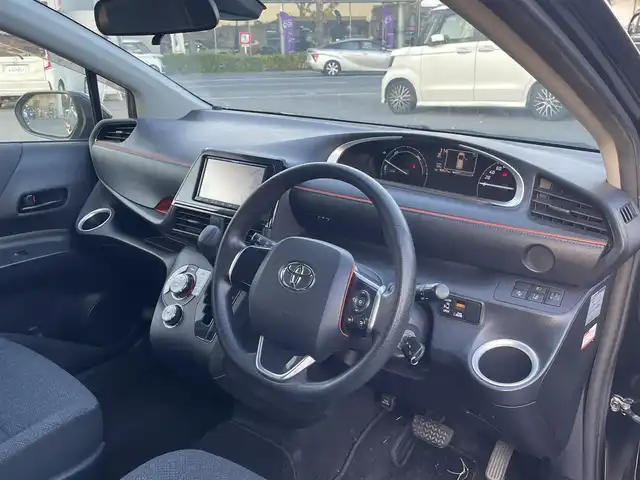 トヨタ シエンタ ハイブリッド X 東京都 2015(平27)年 9.4万km ブラックマイカ (株)IDOMが運営する【じしゃロン昭島店】の自社ローン対象車両になります。こちらは現金ご利用時の価格です。自社ローンご希望の方は別途その旨お申付け下さい。						/エアコン故障/ナビ/ETC/片側パワースライドドア