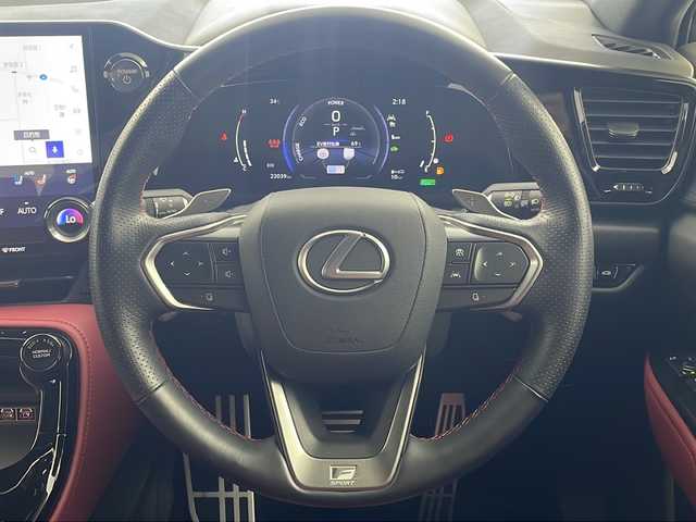 レクサス ＮＸ 350h Fスポーツ 岐阜県 2023(令5)年 2.2万km ホワイトノーヴァガラスフレーク サンルーフ/14インチコネクティッドナビ/ (フルセグTV/Bluetooth/USB/MiraCast)/レクサスセーフティ－システム/プリクラッシュセーフティ/レーダークルーズコントロール/レーントレーシングアシスト/アダプティブハイビームシステム/ロードサインアシスト/プロアクティブドライビングアシスト/レクサスチームメイト/ブラインドスポットモニター/クリアランスソナー/パノラミックビューモニター/ワイヤレス充電/赤レザーシート/シートヒーター/ベンチレーション/パワーシート/シートメモリ/ステアリングヒーター/革巻きステアリング/パドルシフト/ステアリングスイッチ/パワーバックドア/ヘッドアップディスプレイ/LEDヘッドライト/純正アルミホイール/純正フロアマット/純正ドアバイザー/ドライブレコーダー/ETC2.0