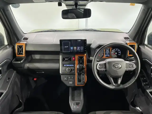 ダイハツ タフト G ターボ 愛知県 2020(令2)年 1.8万km フォレストカーキメタリック 純正９インチディスプレイオーディオ/ガラスルーフ/パノラミックビューモニター/レーダークルーズコントロール/衝突軽減ブレーキ/車線逸脱警報/先行車発進告知/クリアランスソナー/電動パーキングブレーキ/ブレーキホールド/シートヒーター/ドライブレコーダー/ＥＴＣ/アクセサリーソケット/USB入力端子/LEDヘッドライト/アイドリングストップ/ISOFIX/純正ゴムマット/純正15インチアルミホイール