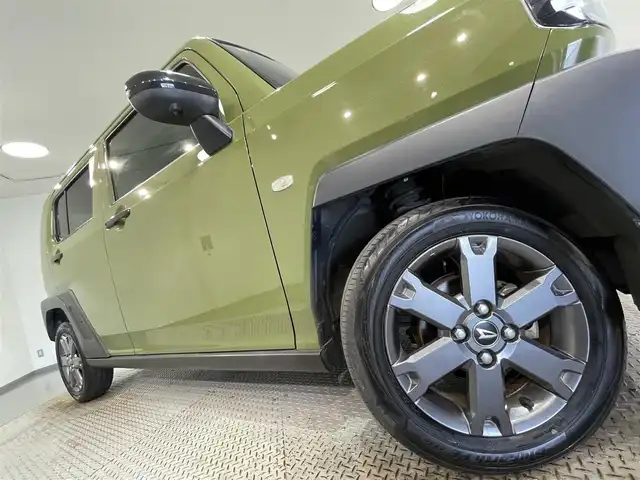ダイハツ タフト G ターボ 愛知県 2020(令2)年 1.8万km フォレストカーキメタリック 純正９インチディスプレイオーディオ/ガラスルーフ/パノラミックビューモニター/レーダークルーズコントロール/衝突軽減ブレーキ/車線逸脱警報/先行車発進告知/クリアランスソナー/電動パーキングブレーキ/ブレーキホールド/シートヒーター/ドライブレコーダー/ＥＴＣ/アクセサリーソケット/USB入力端子/LEDヘッドライト/アイドリングストップ/ISOFIX/純正ゴムマット/純正15インチアルミホイール