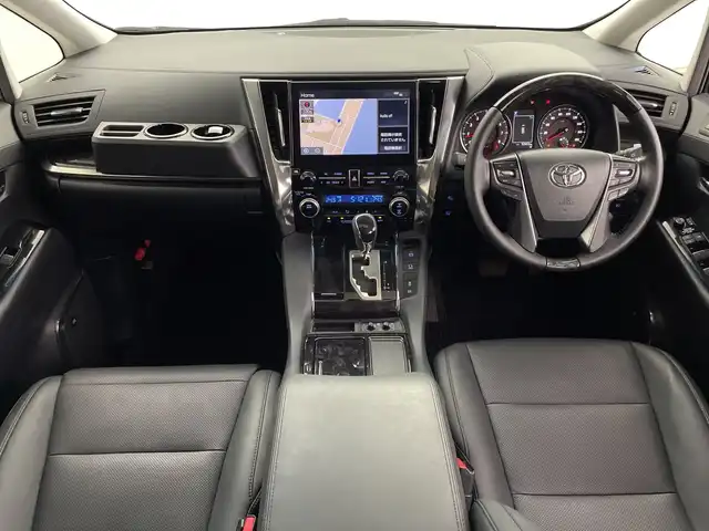 トヨタ アルファード S Cパッケージ 鹿児島県 2021(令3)年 5.3万km ブラック メーカー10インチナビ/（AM/FM/CD/DVD/Bluetooth）/JBLプレミアムサウンド/パノラミックビューモニター/ツインムーンルーフ/パーキングアシスト/3眼LEDヘッドランプ/デジタルインナーミラー/ブラインドスポットモニター/両側パワースライドドア/パワーバックドア/パワーシート/シートヒーター/ベンチレーション/ステアリングヒーター/トヨタセーフティセンス/・プリクラッシュセーフティ/・レーンディパーチャーアラート/・アダプティブハイビーム/・レーダークルーズコントロール/ETC2.0/前後ドライブレコーダー