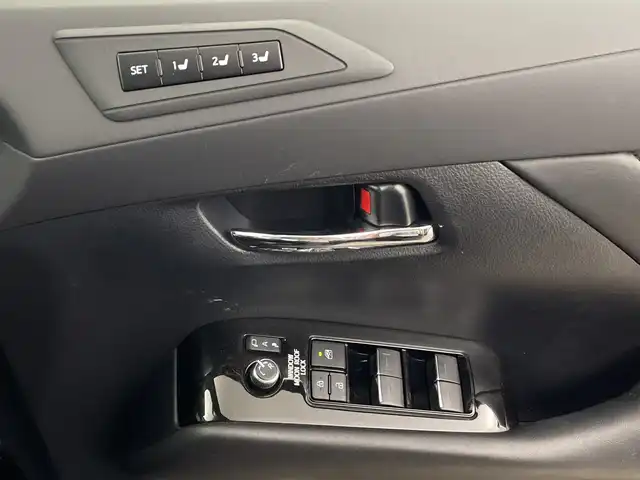 トヨタ アルファード S Cパッケージ 鹿児島県 2021(令3)年 5.3万km ブラック メーカー10インチナビ/（AM/FM/CD/DVD/Bluetooth）/JBLプレミアムサウンド/パノラミックビューモニター/ツインムーンルーフ/パーキングアシスト/3眼LEDヘッドランプ/デジタルインナーミラー/ブラインドスポットモニター/両側パワースライドドア/パワーバックドア/パワーシート/シートヒーター/ベンチレーション/ステアリングヒーター/トヨタセーフティセンス/・プリクラッシュセーフティ/・レーンディパーチャーアラート/・アダプティブハイビーム/・レーダークルーズコントロール/ETC2.0/前後ドライブレコーダー