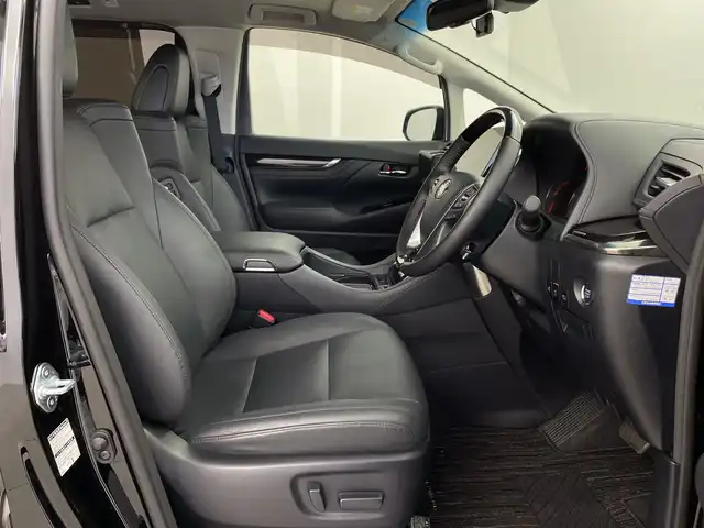 トヨタ アルファード S Cパッケージ 鹿児島県 2021(令3)年 5.3万km ブラック メーカー10インチナビ/（AM/FM/CD/DVD/Bluetooth）/JBLプレミアムサウンド/パノラミックビューモニター/ツインムーンルーフ/パーキングアシスト/3眼LEDヘッドランプ/デジタルインナーミラー/ブラインドスポットモニター/両側パワースライドドア/パワーバックドア/パワーシート/シートヒーター/ベンチレーション/ステアリングヒーター/トヨタセーフティセンス/・プリクラッシュセーフティ/・レーンディパーチャーアラート/・アダプティブハイビーム/・レーダークルーズコントロール/ETC2.0/前後ドライブレコーダー