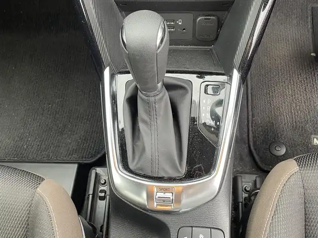 マツダ マツダ２ 15S プロアクティブ 長野県 2020(令2)年 7.6万km マシーングレープレミアムM マツダ純正SDナビ/FM・AM・DVD・CD・フルセグテレビ/Bluetooth Audio/全方位カメラ・バックカメラ/ヘッドアップディスプレイ/衝突被害軽減ブレーキ/前後コーナーセンサー/ステアリングスイッチ/シートヒーター/LEDヘッドライト/オートライト/プッシュスタート/スマートキー/スペアキー/純正フロアマット/純正ホイールキャップ/ETC