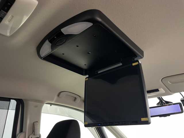 日産 セレナ ハイウェイスター 鹿児島県 2017(平29)年 6.7万km ブリリアントホワイトパール 純正9インチナビ/（AM/FM/CD/DVD/フルセグ/Bluetooth）/フリップダウンモニター/プロパイロット/アラウンドビューモニター/両側パワースライドドア/エマージェンシーブレーキ/デジタルインナーミラー/ドライブレコーダー/ビルトインETC/ステアリングリモコン/オートホールド/パーキングアシスト/純正フロアマット/ドアバイザー/スマートキー/LEDヘッドライト