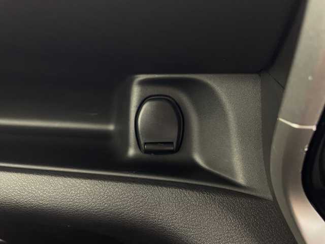 日産 セレナ ハイウェイスター 鹿児島県 2017(平29)年 6.7万km ブリリアントホワイトパール 純正9インチナビ/（AM/FM/CD/DVD/フルセグ/Bluetooth）/フリップダウンモニター/プロパイロット/アラウンドビューモニター/両側パワースライドドア/エマージェンシーブレーキ/デジタルインナーミラー/ドライブレコーダー/ビルトインETC/ステアリングリモコン/オートホールド/パーキングアシスト/純正フロアマット/ドアバイザー/スマートキー/LEDヘッドライト