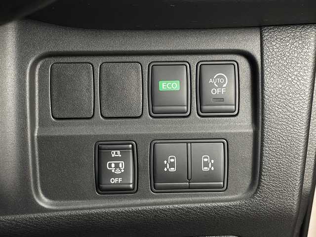 日産 セレナ ハイウェイスター 鹿児島県 2017(平29)年 6.7万km ブリリアントホワイトパール 純正9インチナビ/（AM/FM/CD/DVD/フルセグ/Bluetooth）/フリップダウンモニター/プロパイロット/アラウンドビューモニター/両側パワースライドドア/エマージェンシーブレーキ/デジタルインナーミラー/ドライブレコーダー/ビルトインETC/ステアリングリモコン/オートホールド/パーキングアシスト/純正フロアマット/ドアバイザー/スマートキー/LEDヘッドライト