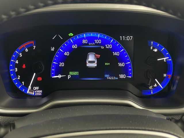 トヨタ カローラ クロス ハイブリッド Z 埼玉県 2023(令5)年 1.5万km アティチュードブラックマイカ 純正ディスプレイオーディオ　/全方位カメラ　/ＢＳＭ　/電動リアゲート　/ビルトインＥＴＣ　/シートヒーター　/パワーシート　/ブレードホールド　/電子パーキング/追従式クルーズコントロール　/レーンキープアシスト　/衝突軽減システム/オートマティックハイビーム/純正アルミホイール/純正フロアマット/フォグランプ/ドアバイザー/ルーフレール