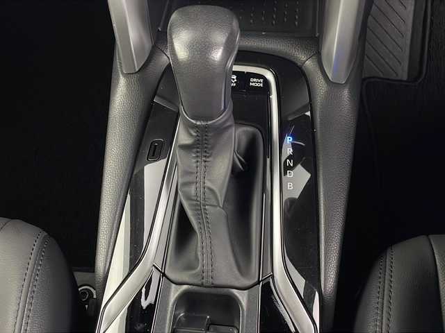 トヨタ カローラ クロス ハイブリッド Z 埼玉県 2023(令5)年 1.5万km アティチュードブラックマイカ 純正ディスプレイオーディオ　/全方位カメラ　/ＢＳＭ　/電動リアゲート　/ビルトインＥＴＣ　/シートヒーター　/パワーシート　/ブレードホールド　/電子パーキング/追従式クルーズコントロール　/レーンキープアシスト　/衝突軽減システム/オートマティックハイビーム/純正アルミホイール/純正フロアマット/フォグランプ/ドアバイザー/ルーフレール