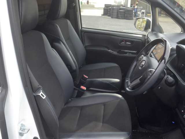 トヨタ ノア ハイブリッド Si ダブルバイビーⅢ 宮城県 2021(令3)年 8.5万km ホワイトパールクリスタルシャイン /純正9インチSDナビ/バックカメラ/純正12.1型フリップダウンモニター/プリクラッシュセーフティ/クリアランスソナー/レーンディパーチャーアラート/クルーズコントロール/両側パワースライドドア/前後ドライブレコーダー/前席シートヒーター/ハーフレザーシート/スマートキー/純正エンジンスターター/ビルトインETC/