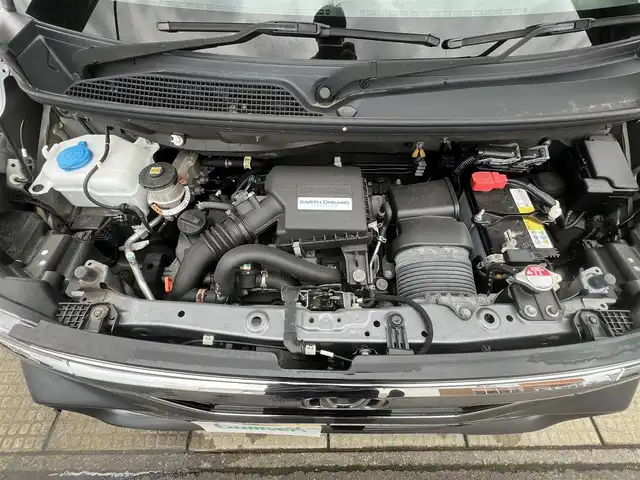 ホンダ Ｎ ＢＯＸ カスタム G L ターボ ホンダセンシング 秋田県 2019(令1)年 8.7万km シャイニンググレーM ４WD/ターボ/安全運転支援システムHondaSENSING/LEDヘッドライト/両側パワースライドドア/純正メモリナビ（DVD/CD再生可能）/フルセグ/バックカメラ/ホンダ純正１５インチアルミ（夏タイヤ装着）/スマートキー/アイドリングストップ/プッシュスタート/アダプティブ・クルーズコントロール追従走行有/コーナーセンサー/レーンキープアシスト/オートマチックハイビーム/ステアリングスイッチ/パドルシフト/前席シートヒーター/ビルトインETC/純正フロアマット/社外ドアバイザー/オートライト/オートエアコン/パワーステアリング/パワーウィンドウ/横滑り防止/盗難防止装置/寒冷地仕様/電動格納ウィンカーミラー
