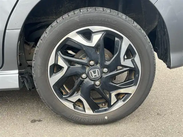 ホンダ Ｎ ＢＯＸ カスタム G L ターボ ホンダセンシング 秋田県 2019(令1)年 8.7万km シャイニンググレーM ４WD/ターボ/安全運転支援システムHondaSENSING/LEDヘッドライト/両側パワースライドドア/純正メモリナビ（DVD/CD再生可能）/フルセグ/バックカメラ/ホンダ純正１５インチアルミ（夏タイヤ装着）/スマートキー/アイドリングストップ/プッシュスタート/アダプティブ・クルーズコントロール追従走行有/コーナーセンサー/レーンキープアシスト/オートマチックハイビーム/ステアリングスイッチ/パドルシフト/前席シートヒーター/ビルトインETC/純正フロアマット/社外ドアバイザー/オートライト/オートエアコン/パワーステアリング/パワーウィンドウ/横滑り防止/盗難防止装置/寒冷地仕様/電動格納ウィンカーミラー
