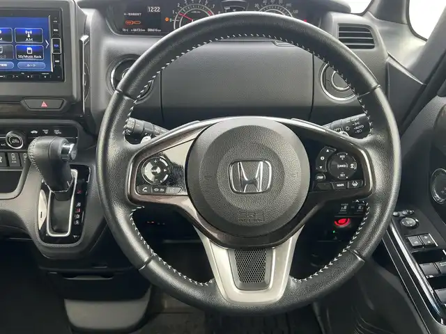 ホンダ Ｎ ＢＯＸ カスタム G L ターボ ホンダセンシング 秋田県 2019(令1)年 8.7万km シャイニンググレーM ４WD/ターボ/安全運転支援システムHondaSENSING/LEDヘッドライト/両側パワースライドドア/純正メモリナビ（DVD/CD再生可能）/フルセグ/バックカメラ/ホンダ純正１５インチアルミ（夏タイヤ装着）/スマートキー/アイドリングストップ/プッシュスタート/アダプティブ・クルーズコントロール追従走行有/コーナーセンサー/レーンキープアシスト/オートマチックハイビーム/ステアリングスイッチ/パドルシフト/前席シートヒーター/ビルトインETC/純正フロアマット/社外ドアバイザー/オートライト/オートエアコン/パワーステアリング/パワーウィンドウ/横滑り防止/盗難防止装置/寒冷地仕様/電動格納ウィンカーミラー