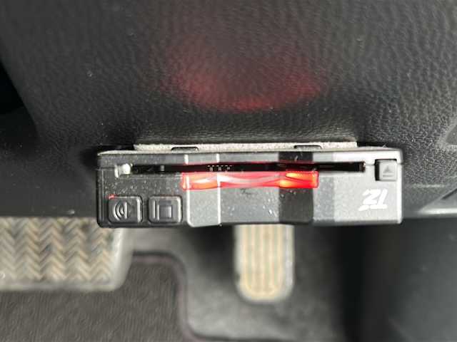 トヨタ ヤリスクロス Z 栃木県 2020(令2)年 4.4万km ブラックマイカ 純正ディスプレイオーディオ/・Bluetooth USB/・アラウンドビューモニター/追従式クルーズコントロール/オートブレーキホールド/電動パーキング/ブラインドスポットモニター/ハーフレザーシート/運転席パワーシート/シートヒーター/ETC/18インチアルミホイール/ドアバイザー/衝突被害軽減システム/コーナーセンサー/LEDヘッドライト/オートライト/オートマチックハイビーム/取扱説明書