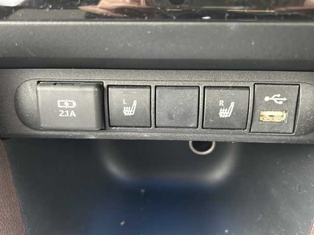 トヨタ ヤリスクロス Z 栃木県 2020(令2)年 4.4万km ブラックマイカ 純正ディスプレイオーディオ/・Bluetooth USB/・アラウンドビューモニター/追従式クルーズコントロール/オートブレーキホールド/電動パーキング/ブラインドスポットモニター/ハーフレザーシート/運転席パワーシート/シートヒーター/ETC/18インチアルミホイール/ドアバイザー/衝突被害軽減システム/コーナーセンサー/LEDヘッドライト/オートライト/オートマチックハイビーム/取扱説明書