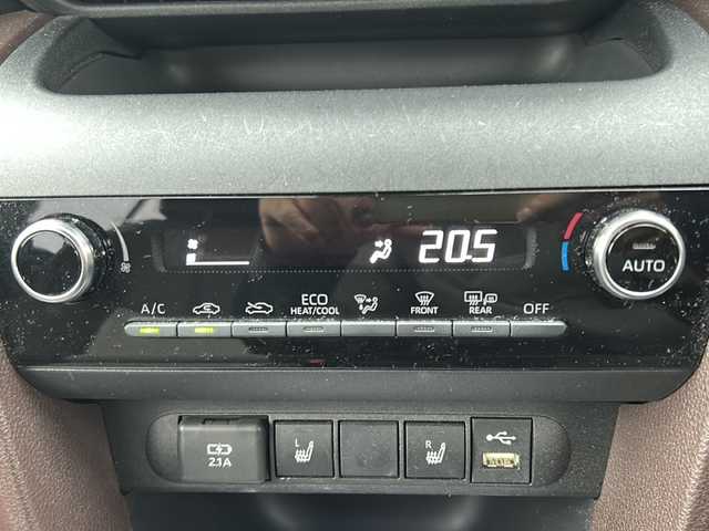 トヨタ ヤリスクロス Z 栃木県 2020(令2)年 4.4万km ブラックマイカ 純正ディスプレイオーディオ/・Bluetooth USB/・アラウンドビューモニター/追従式クルーズコントロール/オートブレーキホールド/電動パーキング/ブラインドスポットモニター/ハーフレザーシート/運転席パワーシート/シートヒーター/ETC/18インチアルミホイール/ドアバイザー/衝突被害軽減システム/コーナーセンサー/LEDヘッドライト/オートライト/オートマチックハイビーム/取扱説明書