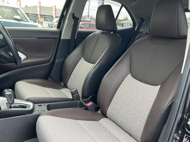 トヨタ ヤリスクロス Z 栃木県 2020(令2)年 4.4万km ブラックマイカ 純正ディスプレイオーディオ/・Bluetooth USB/・アラウンドビューモニター/追従式クルーズコントロール/オートブレーキホールド/電動パーキング/ブラインドスポットモニター/ハーフレザーシート/運転席パワーシート/シートヒーター/ETC/18インチアルミホイール/ドアバイザー/衝突被害軽減システム/コーナーセンサー/LEDヘッドライト/オートライト/オートマチックハイビーム/取扱説明書