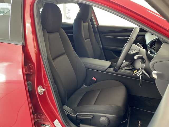 マツダ マツダ３セダン 15S ツーリング 新潟県 2021(令3)年 2.8万km ソウルレッドクリスタルM 純正SDナビ/CD/DVD/BT/フルセグテレビ/ミュージックサーバー/全方位カメラ/ETC/ドライブレコーダー/衝突被害軽減ブレーキ/レーンキープアシスト/レーダークルーズコントロール/ステアリングスイッチ/コーナーセンサー/スマートキー/プッシュスタート/LEDヘッドライト/オートライト/オートハイビーム/純正18インチアルミホイール/社外16インチAW冬タイヤ車載