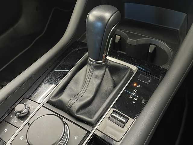 マツダ マツダ３セダン 15S ツーリング 新潟県 2021(令3)年 2.8万km ソウルレッドクリスタルM 純正SDナビ/CD/DVD/BT/フルセグテレビ/ミュージックサーバー/全方位カメラ/ETC/ドライブレコーダー/衝突被害軽減ブレーキ/レーンキープアシスト/レーダークルーズコントロール/ステアリングスイッチ/コーナーセンサー/スマートキー/プッシュスタート/LEDヘッドライト/オートライト/オートハイビーム/純正18インチアルミホイール/社外16インチAW冬タイヤ車載