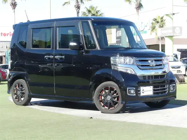 ホンダ Ｎ ＢＯＸ カスタム G ターボ Lパッケージ 千葉県 2016(平28)年 5.6万km スマートブラック 両側パワースライドドア/純正メモリーナビ/ワンセグTV/【CD再生機能　Bluetooth接続】/バックカメラ/ドライブレコーダー/ハーフレザーシート/革巻きステアリング/パドルシフト/ETC/HIDヘッドライト/ウインカーミラー/社外15インチアルミホイル/Honda スマートキー