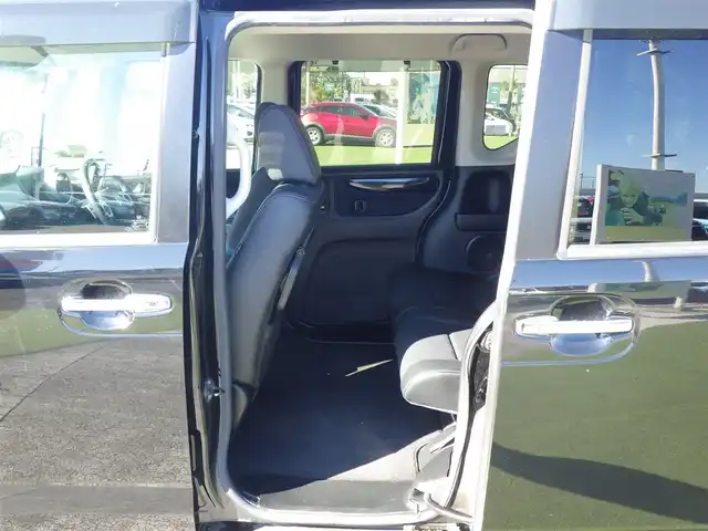 ホンダ Ｎ ＢＯＸ カスタム G ターボ Lパッケージ 千葉県 2016(平28)年 5.6万km スマートブラック 両側パワースライドドア/純正メモリーナビ/ワンセグTV/【CD再生機能　Bluetooth接続】/バックカメラ/ドライブレコーダー/ハーフレザーシート/革巻きステアリング/パドルシフト/ETC/HIDヘッドライト/ウインカーミラー/社外15インチアルミホイル/Honda スマートキー