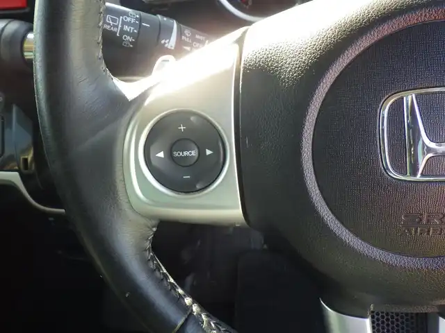 ホンダ Ｎ ＢＯＸ カスタム G ターボ Lパッケージ 千葉県 2016(平28)年 5.6万km スマートブラック 両側パワースライドドア/純正メモリーナビ/ワンセグTV/【CD再生機能　Bluetooth接続】/バックカメラ/ドライブレコーダー/ハーフレザーシート/革巻きステアリング/パドルシフト/ETC/HIDヘッドライト/ウインカーミラー/社外15インチアルミホイル/Honda スマートキー