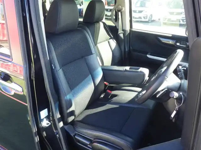 ホンダ Ｎ ＢＯＸ カスタム G ターボ Lパッケージ 千葉県 2016(平28)年 5.6万km スマートブラック 両側パワースライドドア/純正メモリーナビ/ワンセグTV/【CD再生機能　Bluetooth接続】/バックカメラ/ドライブレコーダー/ハーフレザーシート/革巻きステアリング/パドルシフト/ETC/HIDヘッドライト/ウインカーミラー/社外15インチアルミホイル/Honda スマートキー