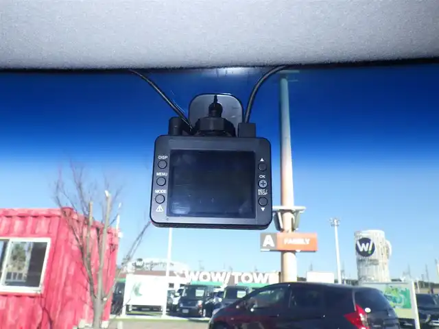 ホンダ Ｎ ＢＯＸ カスタム G ターボ Lパッケージ 千葉県 2016(平28)年 5.6万km スマートブラック 両側パワースライドドア/純正メモリーナビ/ワンセグTV/【CD再生機能　Bluetooth接続】/バックカメラ/ドライブレコーダー/ハーフレザーシート/革巻きステアリング/パドルシフト/ETC/HIDヘッドライト/ウインカーミラー/社外15インチアルミホイル/Honda スマートキー