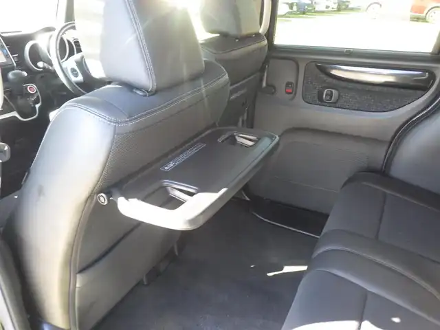 ホンダ Ｎ ＢＯＸ カスタム G ターボ Lパッケージ 千葉県 2016(平28)年 5.6万km スマートブラック 両側パワースライドドア/純正メモリーナビ/ワンセグTV/【CD再生機能　Bluetooth接続】/バックカメラ/ドライブレコーダー/ハーフレザーシート/革巻きステアリング/パドルシフト/ETC/HIDヘッドライト/ウインカーミラー/社外15インチアルミホイル/Honda スマートキー